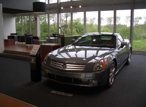 Click and go to the website of Cadillac Europe.com and learn more over the XLR!